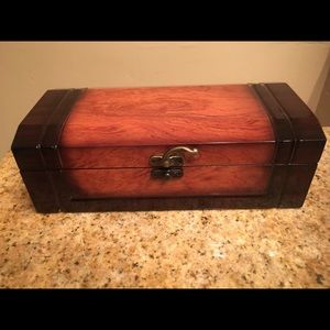 Jewelry box